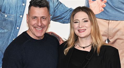 Alice Mangione e Gianmarco Pozzoli con i loro figli