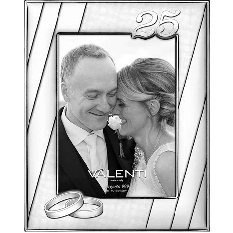 Dettaglio cornice Valenti con logo 25° anniversario