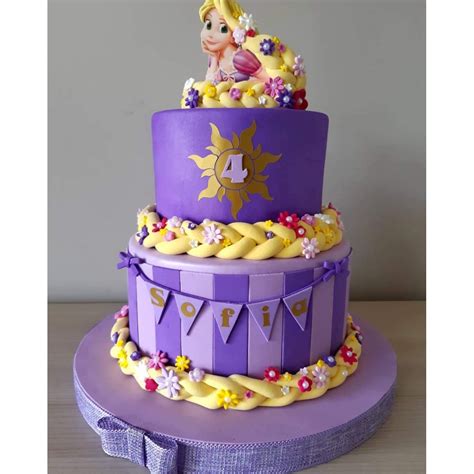 Esempio di torta finta (dummy cake) decorata