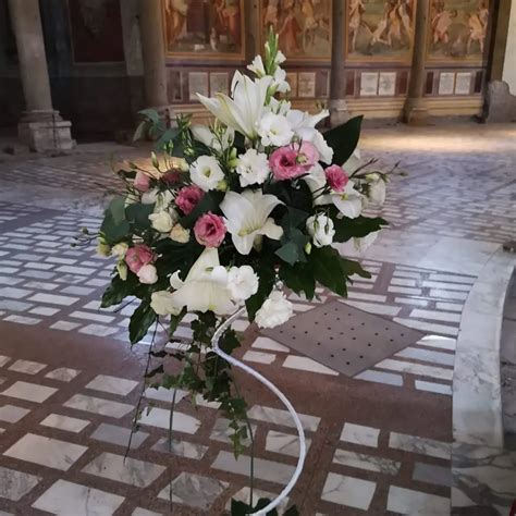 Composizioni floreali per la chiesa del matrimonio
