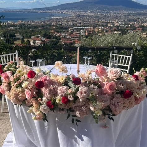 Esempi di allestimenti floreali per matrimoni