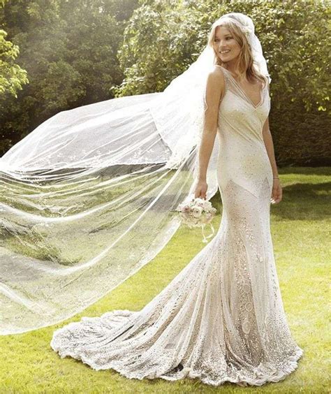 Kate Moss con abito da sposa boho