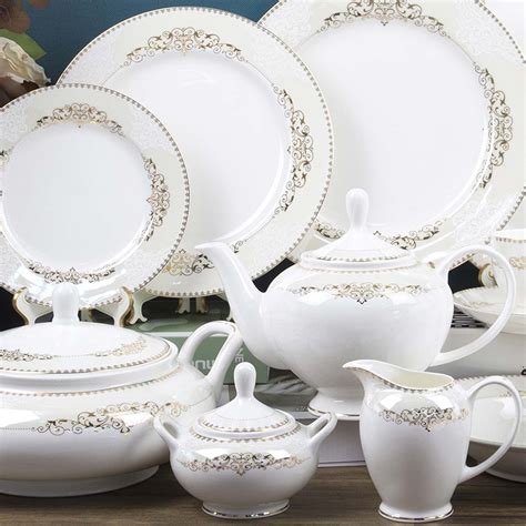 Servizio di porcellana elegante