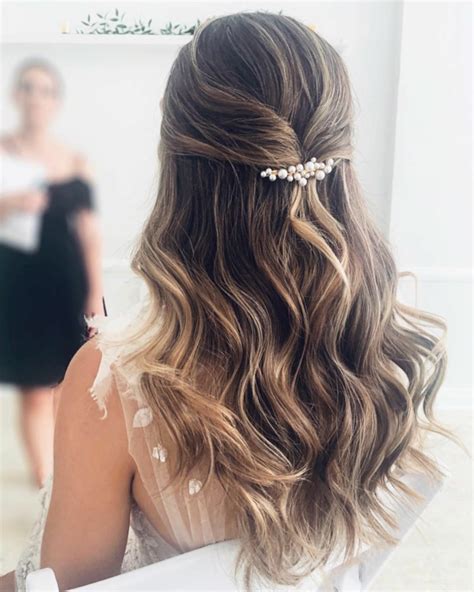 Sposa con beach waves