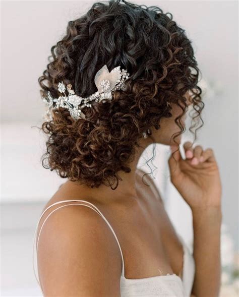 Sposa con riccioli pieni