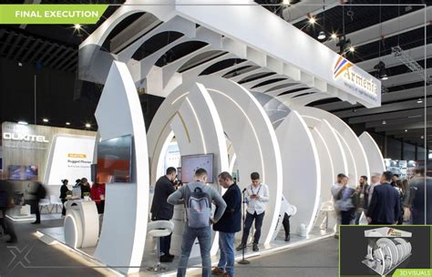 Stand espositivi curati nei dettagli a una fiera sposi