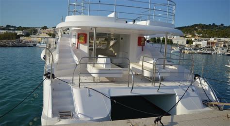 Catamarano nel Salento