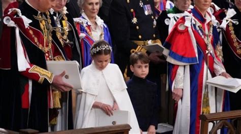 Il Principe George durante la cerimonia di incoronazione