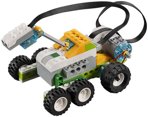 Robot scimmia e leone costruiti con LEGO WeDo