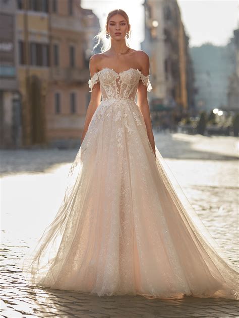 Abito da sposa tradizionale italiano