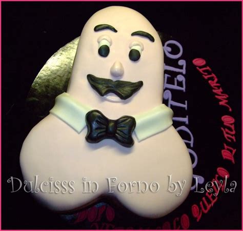 Torta addio al celibato a forma di pene stilizzato con cravatta
