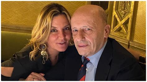 Alessandro Sallusti e Patrizia Groppelli sorridenti