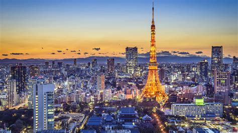 Skyline di Tokyo con templi