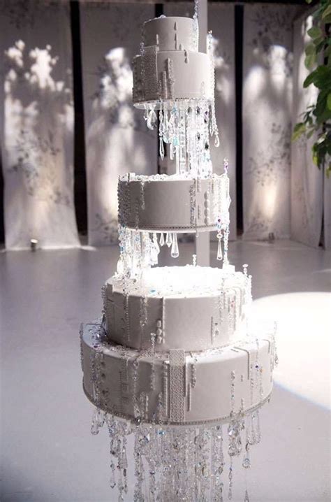 Tendenze torta nuziale 2025