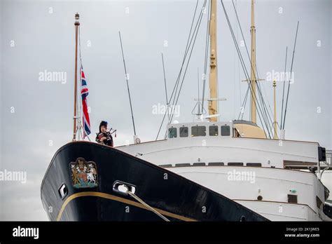 Royal Yacht Britannia ormeggiato in un porto