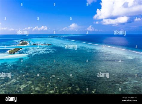 Vista aerea di un atollo maldiviano