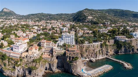 Vista panoramica sul golfo di Sorrento dall'Hotel Mediterraneo