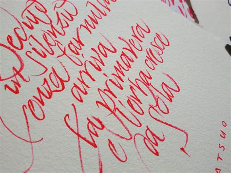 Scrittura a mano su un biglietto di auguri