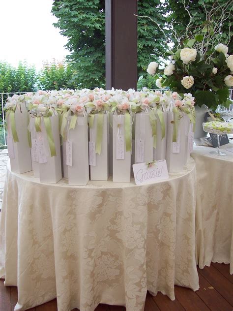 Tavolo bomboniere matrimonio