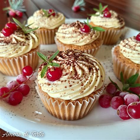 Immagine di cupcake al caffè decorati