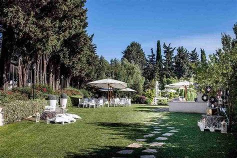 Collage di immagini di diverse location per matrimoni