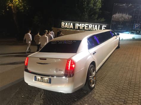 limousine di lusso per addio al celibato