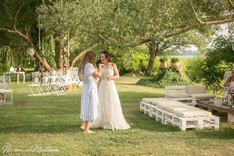 collage di diverse location per matrimoni all'aperto