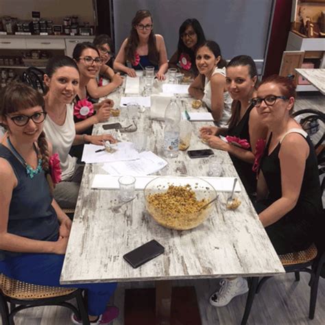 Corso di cucina per addio al nubilato