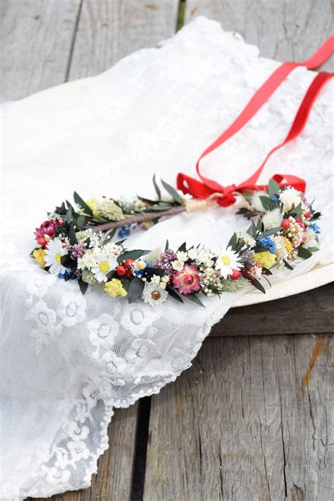 varietà di fiori adatti per coroncine da damigella