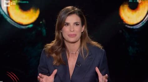 Elisabetta Canalis in un momento di vita quotidiana