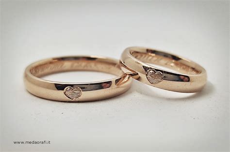 Esempi di fedi nuziali con incisioni personalizzate