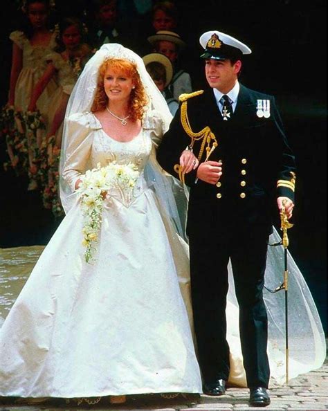 Sarah Ferguson e il Principe Andrea durante il matrimonio