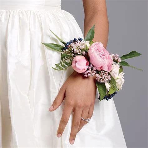 Bouquet da polso con nastri di raso