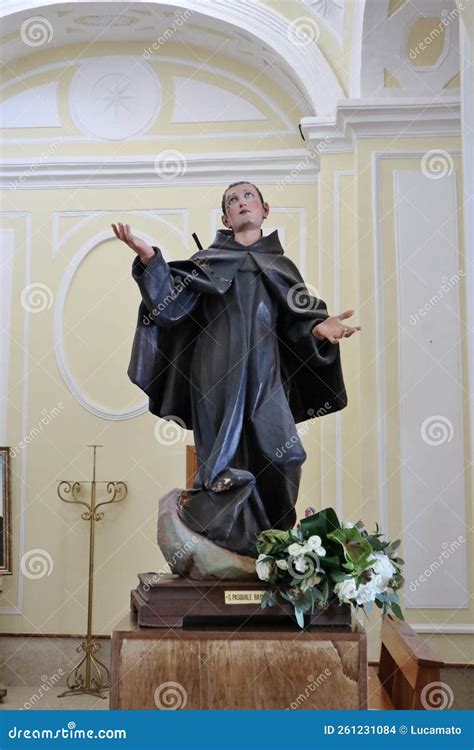 Statua di San Pasquale Baylon