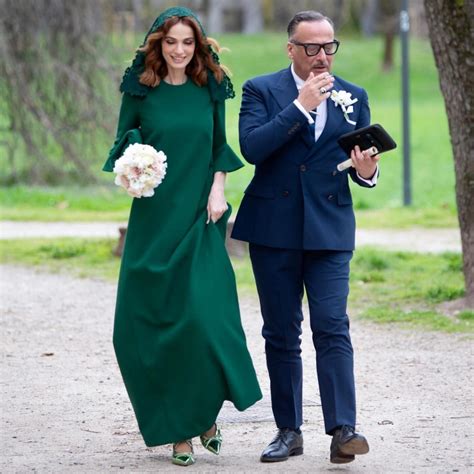 Matrimonio autunnale con abito da sposa verde petrolio
