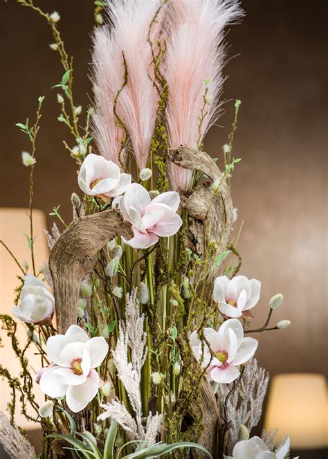 Composizione di fiori finti per addio al nubilato