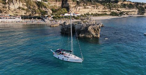 Gita in barca a vela lungo la costa ligure