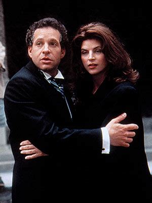 Steve Guttenberg e Kirstie Alley in una scena del film