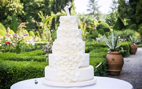 Torta nuziale in stile American con glassa