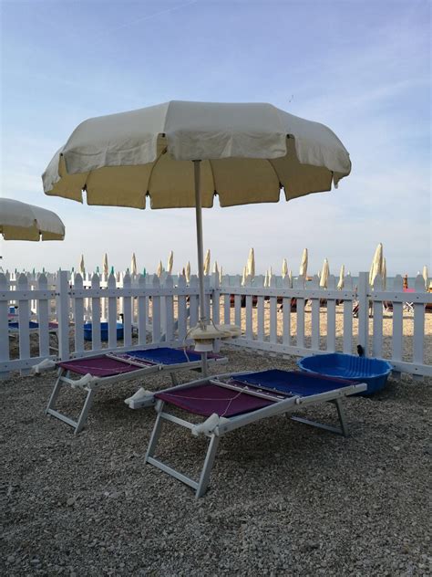 spiaggia per cani attrezzata