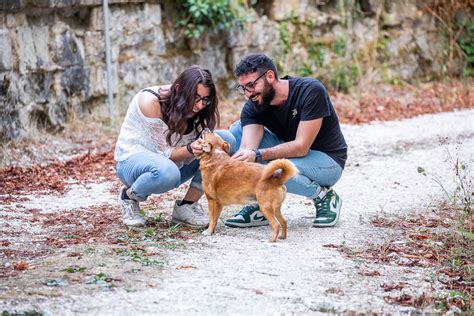 coppia con cane fa foto matrimonio