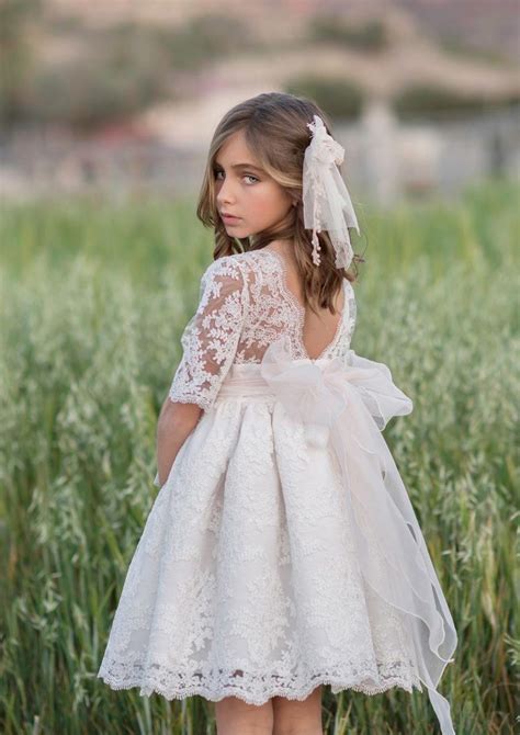 schema di un abito da damigella bambina con dettagli