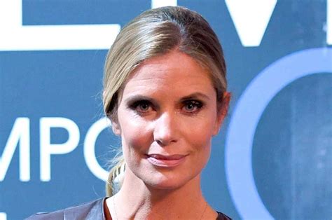 Filippa Lagerback che assiste Daniele Bossari