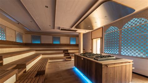 Interno della Indian Sauna nel centro Asmana di Firenze