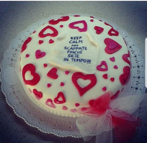 Frasi divertenti per torte di addio al nubilato