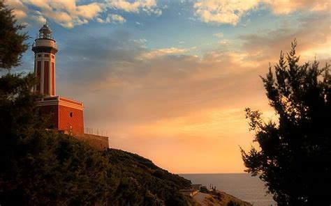 Vista panoramica del faro di Punta Carena a Capri