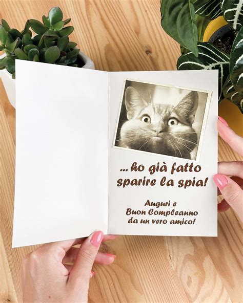 Biglietto d'auguri con una grafica divertente