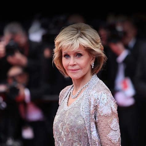 Jane Fonda in miniabito bianco