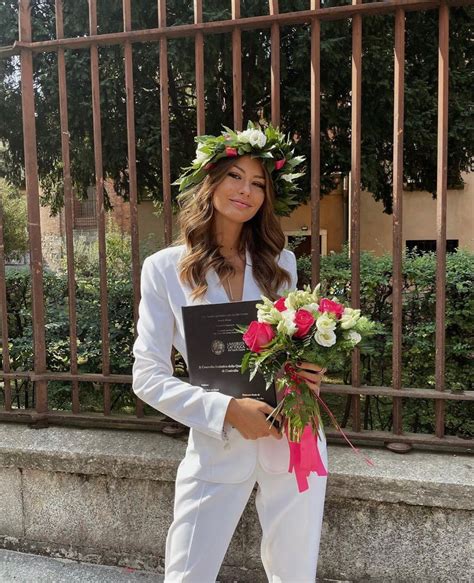 Esempi di abiti da festa di laurea