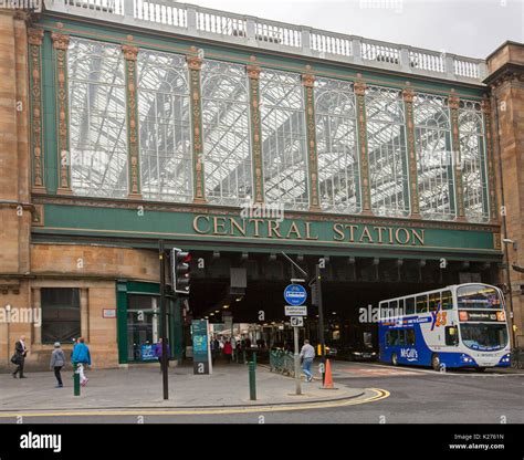 Il double decker autentico sul tetto del Victoria Station